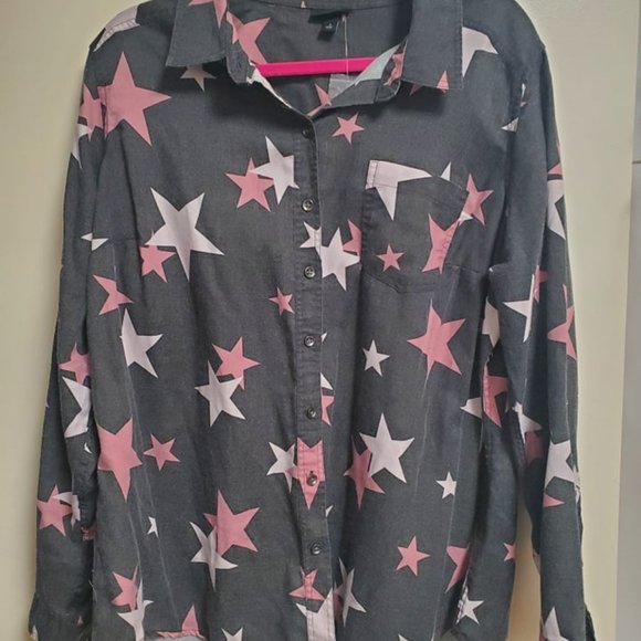 Torrid Button up shirt with stars - Picture 3 of 4
